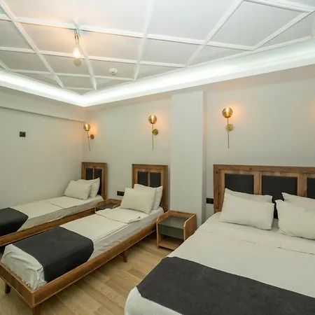Отель Valeria White Suites