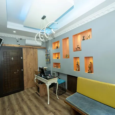 Valeria White Suites Отель *